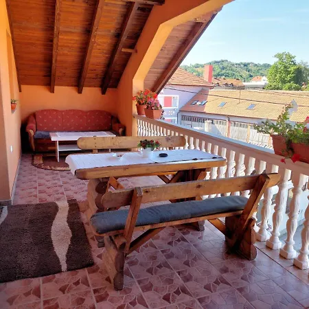 Em 2 Apartment Tuzla