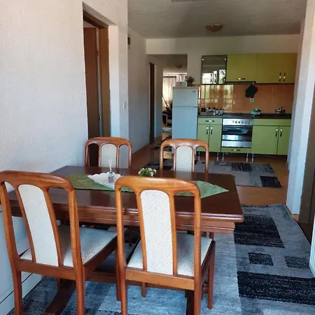 Em 2 Apartment Tuzla