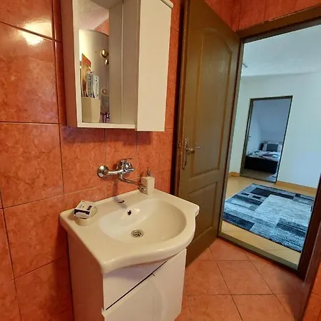 Apartment Em 2 *